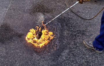 Dan Caerlan flat roofing repairs